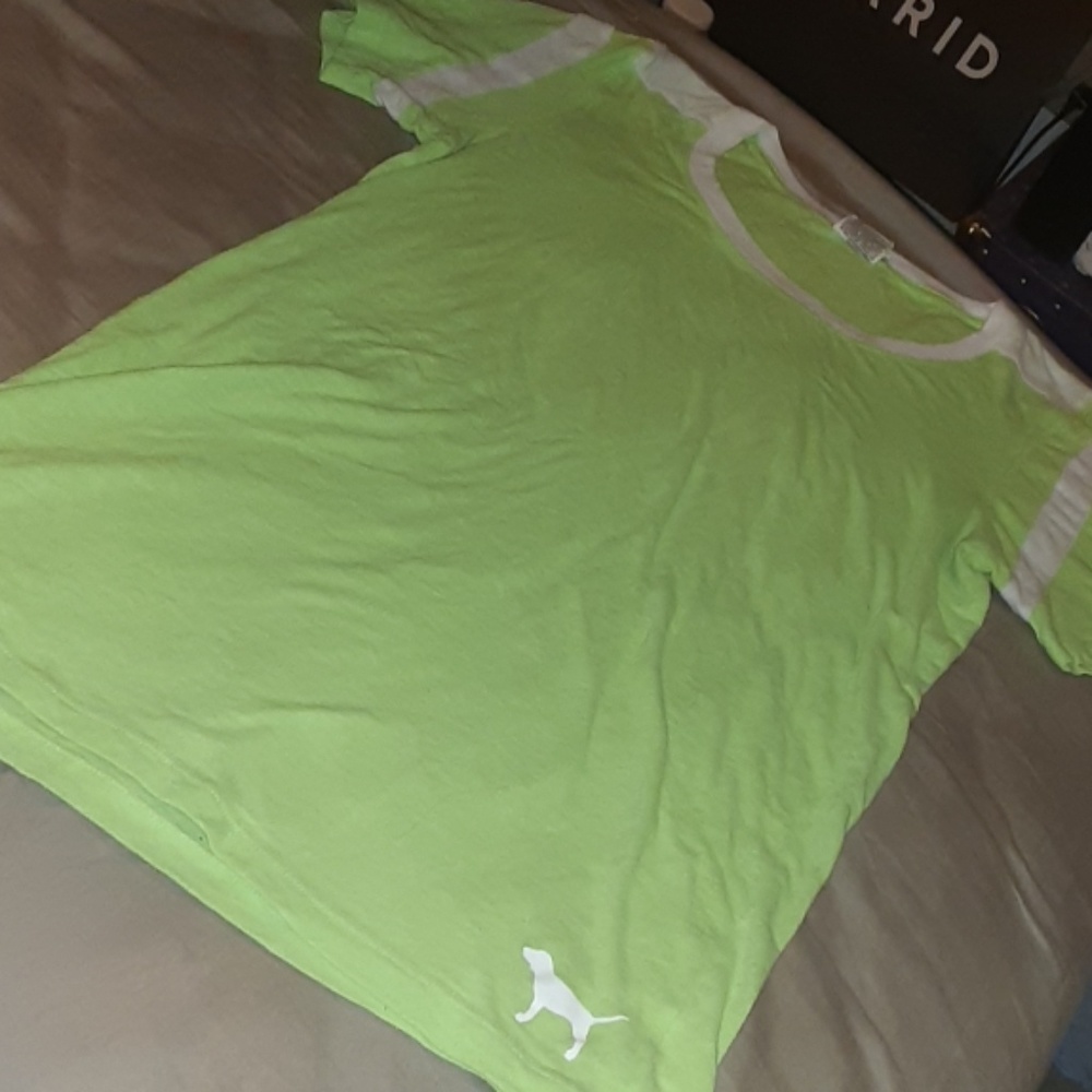 Vs pink tee